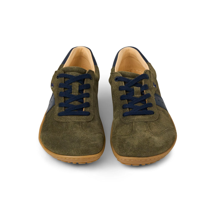 KÓEL | Zapatillas descalzas ILO Suede Olive para hombre