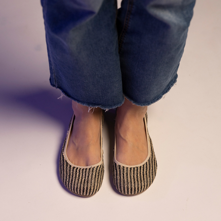 Shuz Sabrinas Barefoot Sara Coal Mum 2