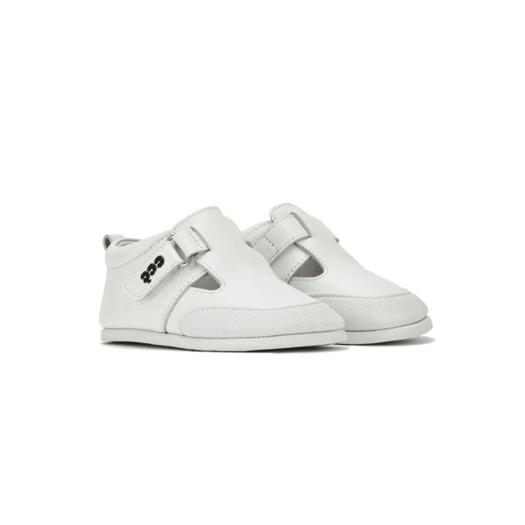 Shuz Sandalia Barefoot Fechada White Polar Bear Coucoucava