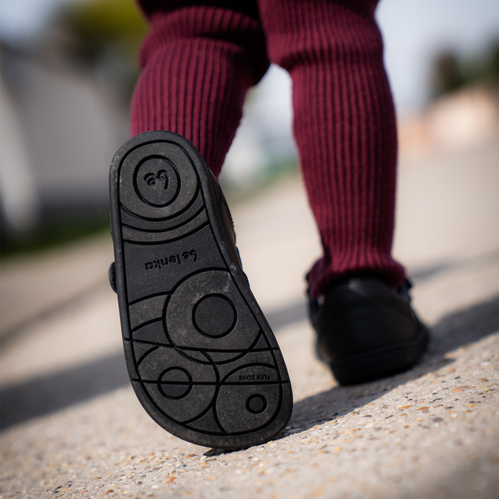 Shuz Tenis Barefoot Scoot Kids Black Belenka 7